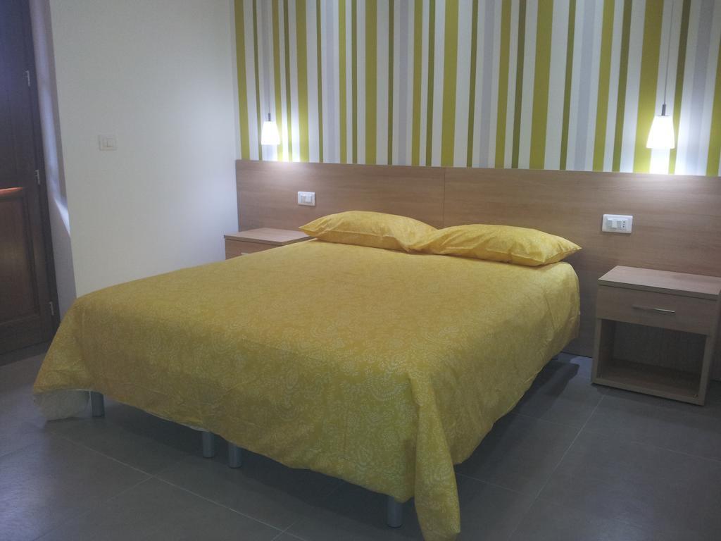 Borgo San Giovanni Barcellona Pozzo di Gotto Habitación foto